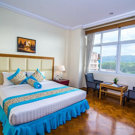 Royal Inlay Hotel Nyaungshwe Exteriör bild
