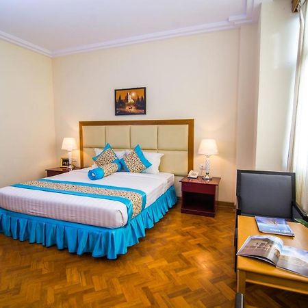 Royal Inlay Hotel Nyaungshwe Exteriör bild