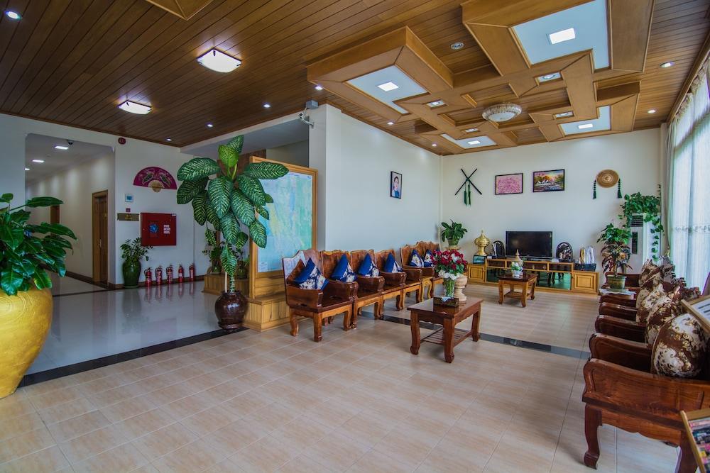 Royal Inlay Hotel Nyaungshwe Exteriör bild