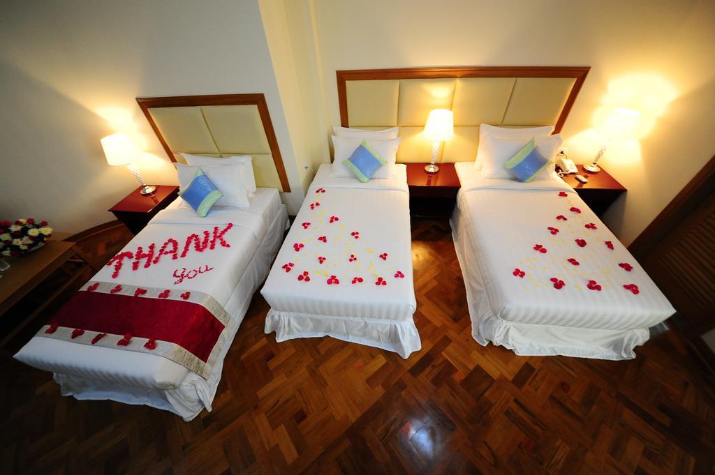 Royal Inlay Hotel Nyaungshwe Exteriör bild