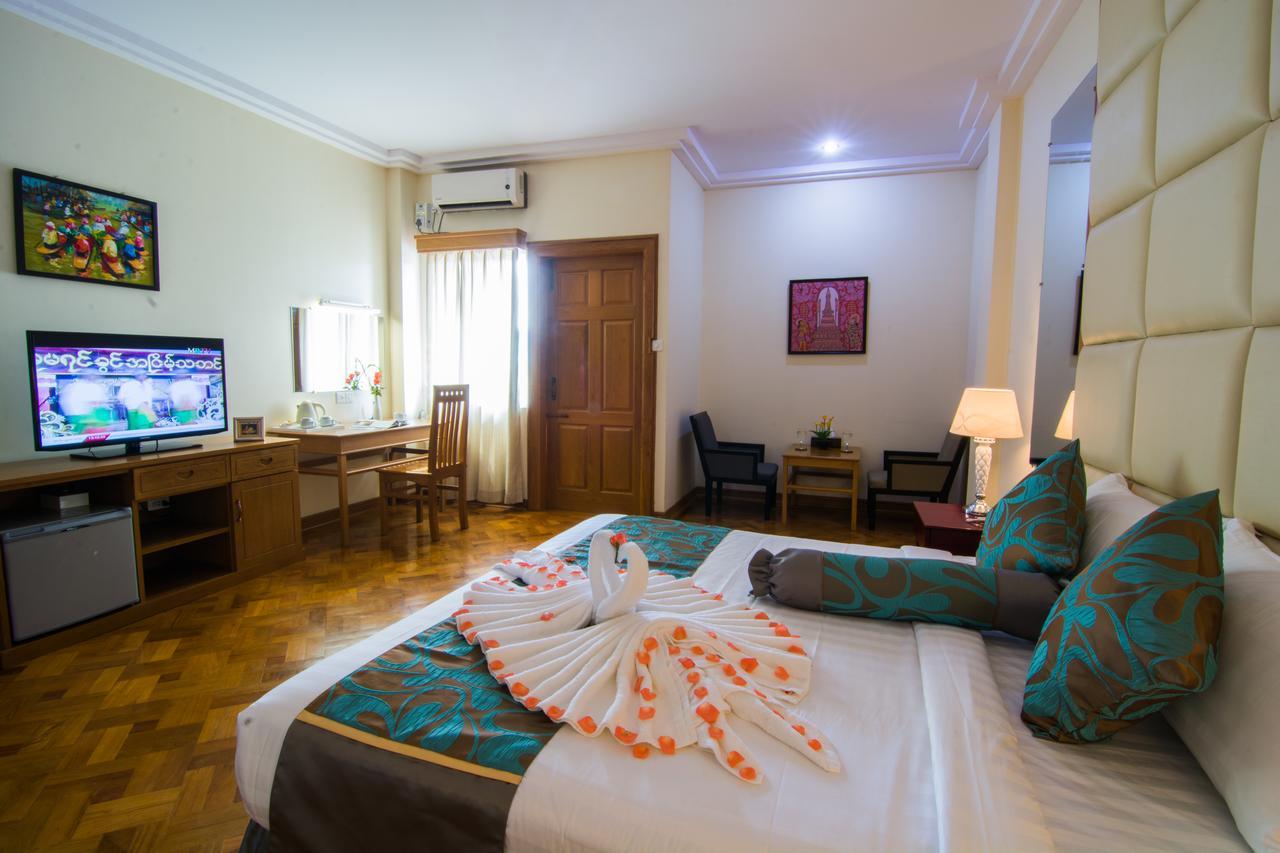 Royal Inlay Hotel Nyaungshwe Exteriör bild